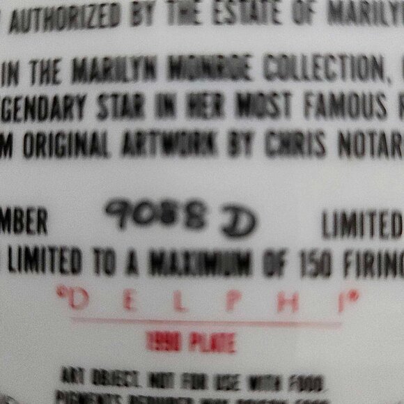 Limited Edition MARILYN MONROE “Seven Year Itch” Porcelain Collector pla… - Picture 5 of 6